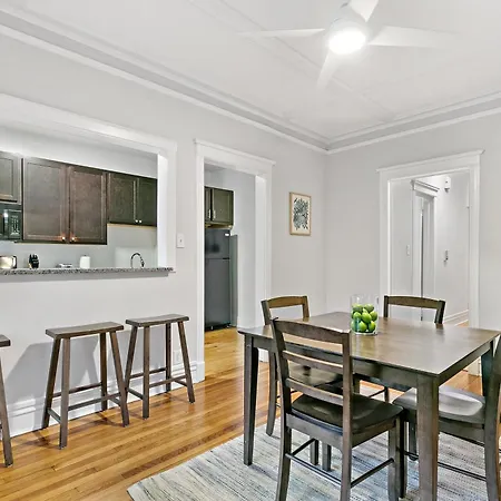 Indulging 2-Bedroom Condo Unit in Festive Boystown